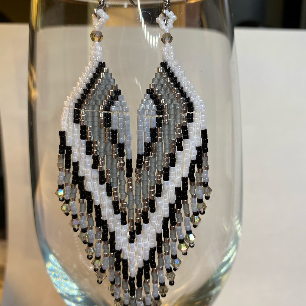 NEW!!!   JEWELRY FROM THE HEART Fringe Earrings!!! - Picture 4 of 4